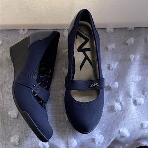 Ann Klein Navy Blue Shoes NWOT